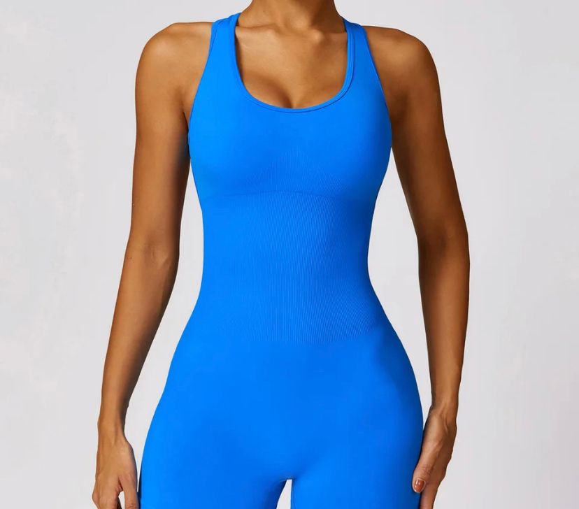 Jumpsuit with short strips in one color Push Up